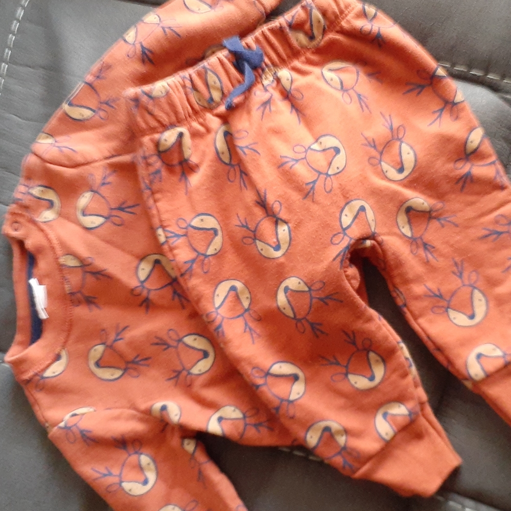 Baby sweat suit. 6-9 months. Cat and Jack. Burnt orange with reindeer.
